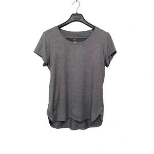 Head short sleeve,  scoop neck, athletic shirt, in a soft poly/spandex blend